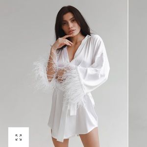 THEROBEUA Kimono Robe size small